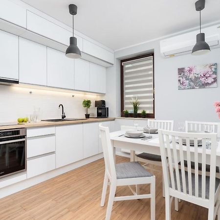 Apartments Cystersow Cracow By Noclegi Renters คราคูฟ ภายนอก รูปภาพ